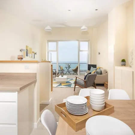 6 Gwelva Holiday home