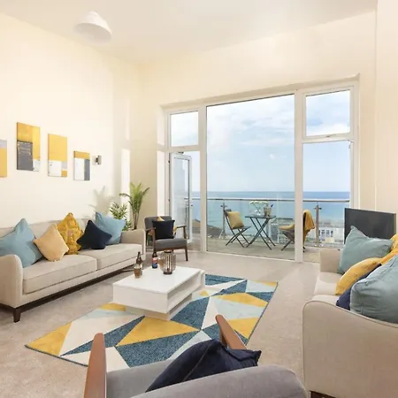 6 Gwelva Holiday home